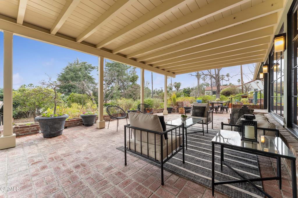 1752 E Altadena Drive