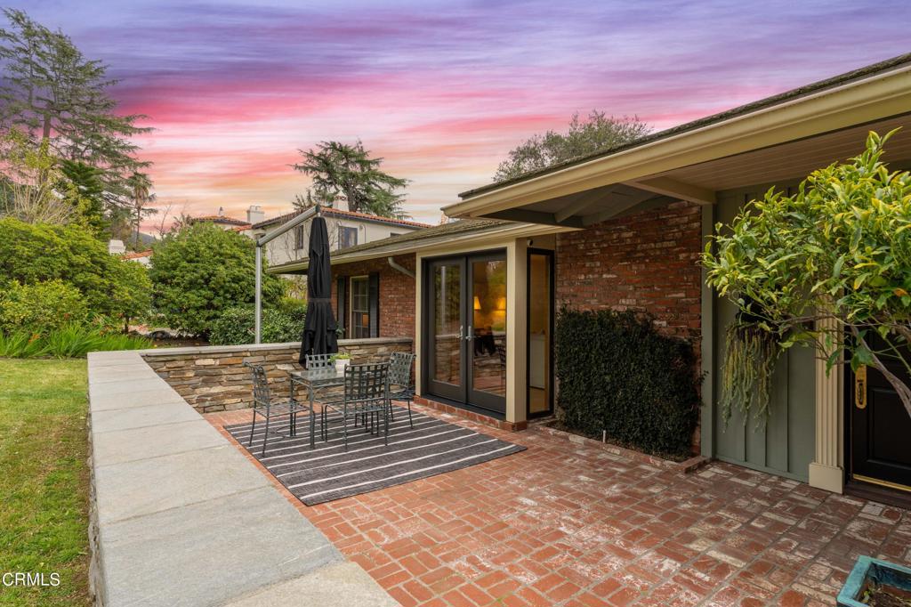 1752 E Altadena Drive