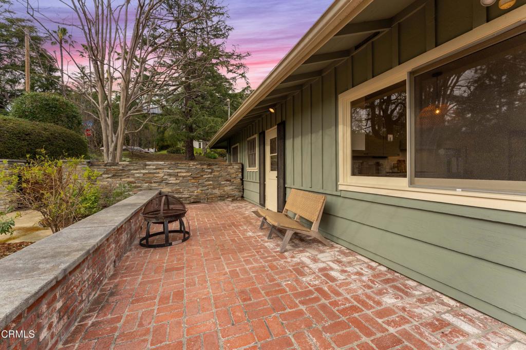 1752 E Altadena Drive