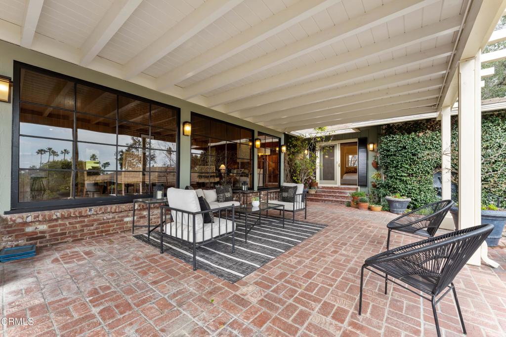 1752 E Altadena Drive