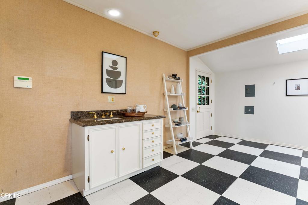 1752 E Altadena Drive