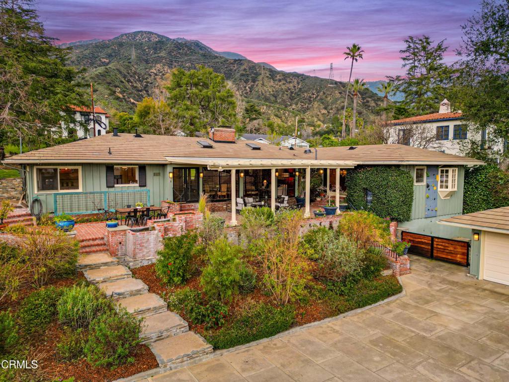 1752 E Altadena Drive