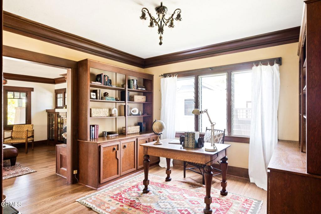 1125 E Mariposa Street