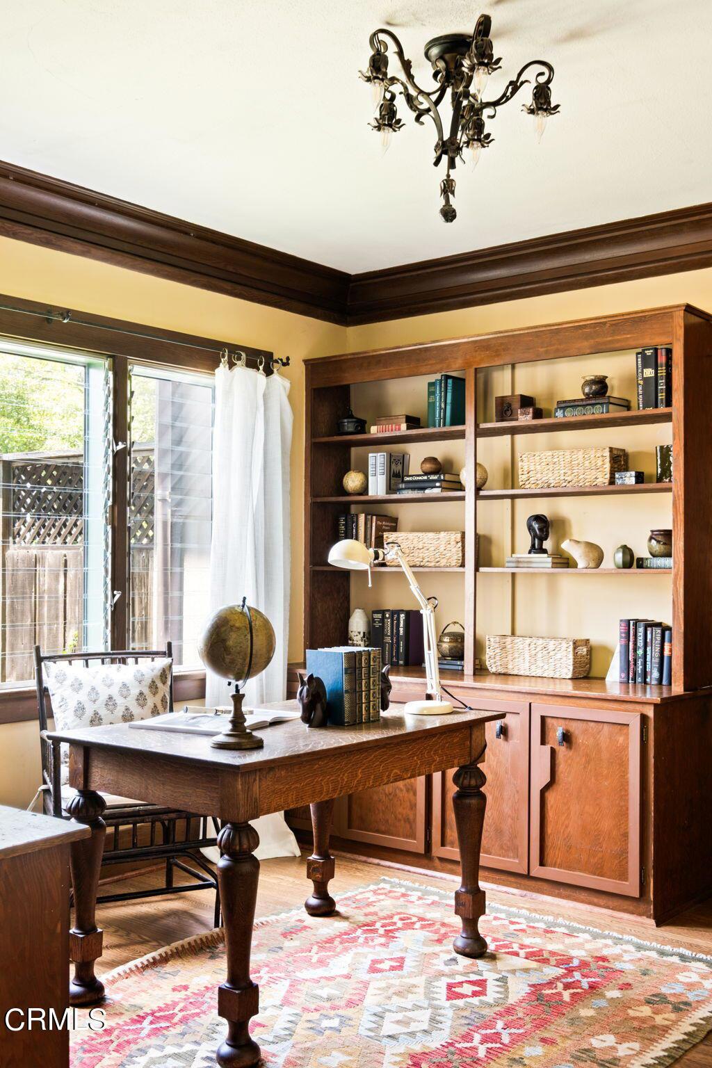 1125 E Mariposa Street