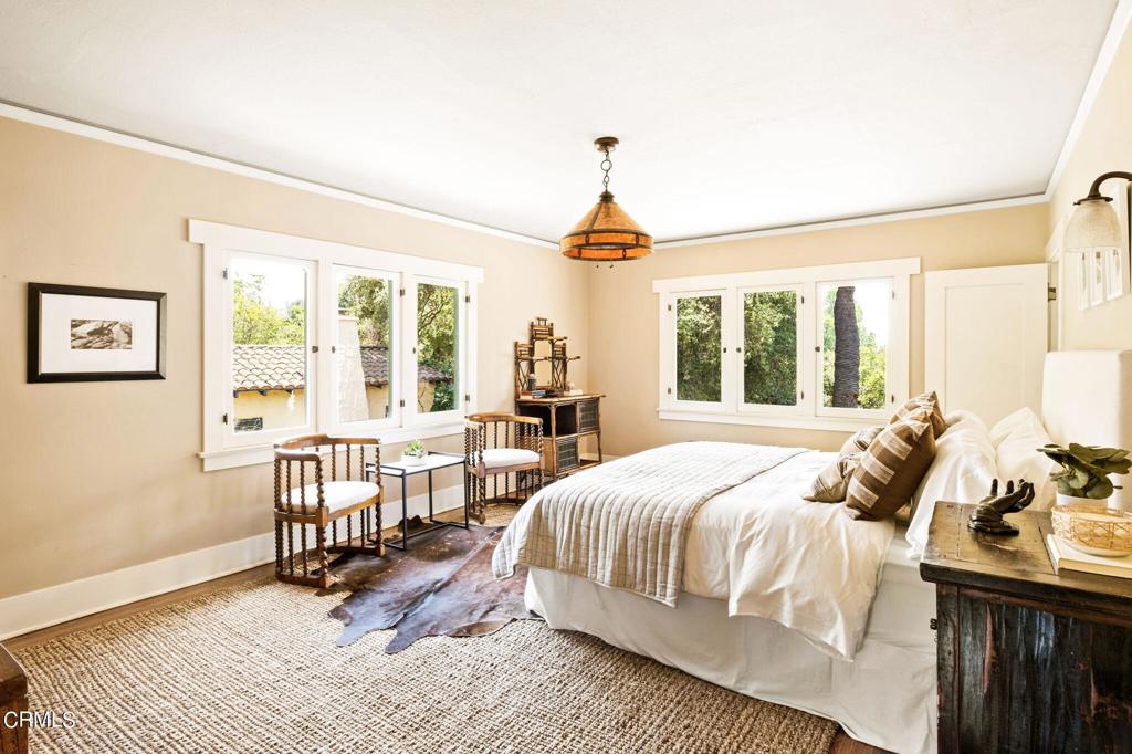 1125 E Mariposa Street