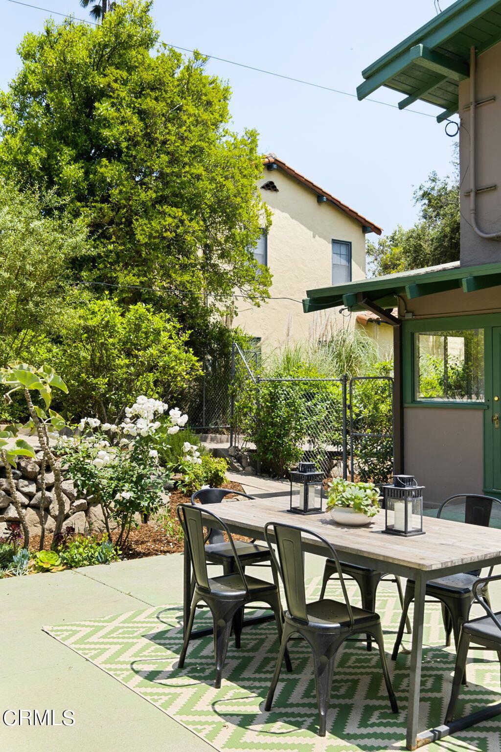 1125 E Mariposa Street