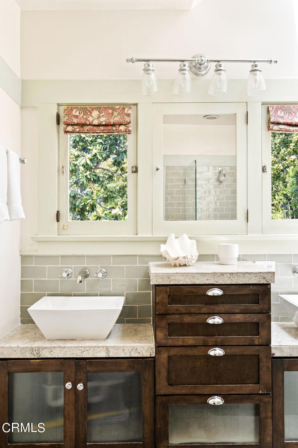 1125 E Mariposa Street