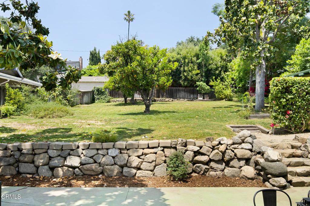 1125 E Mariposa Street