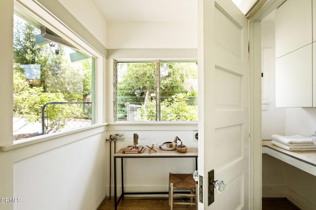 1125 E Mariposa Street