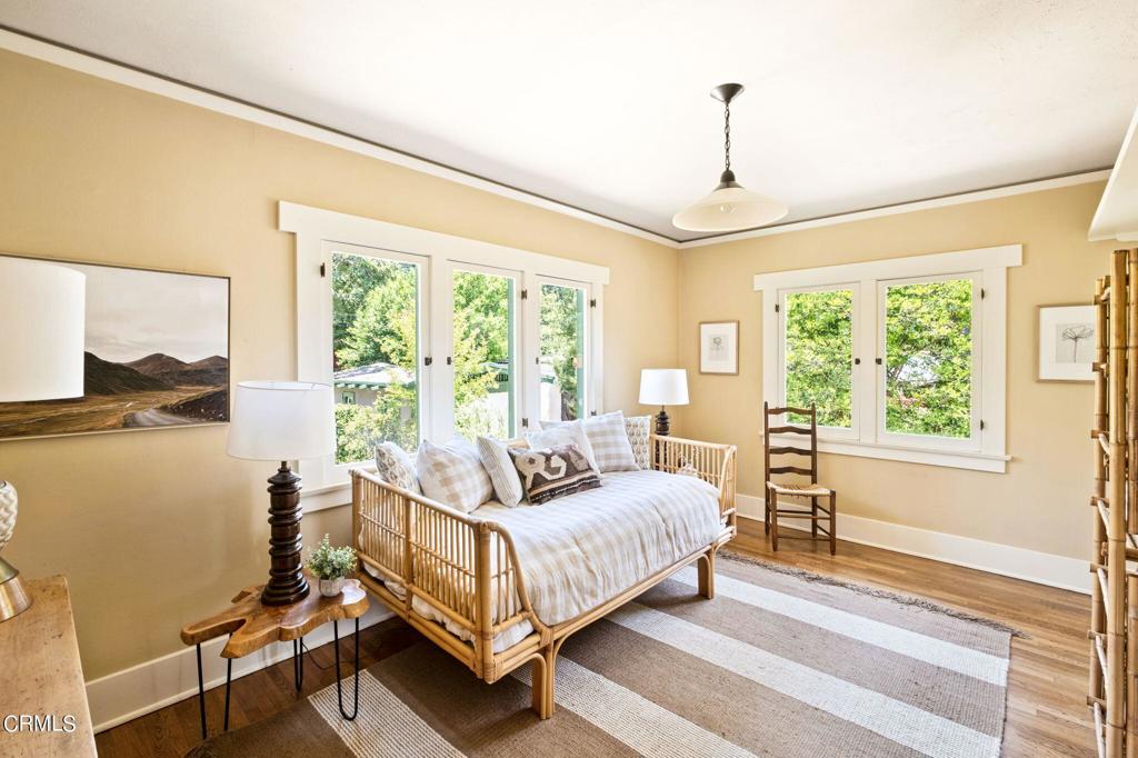 1125 E Mariposa Street