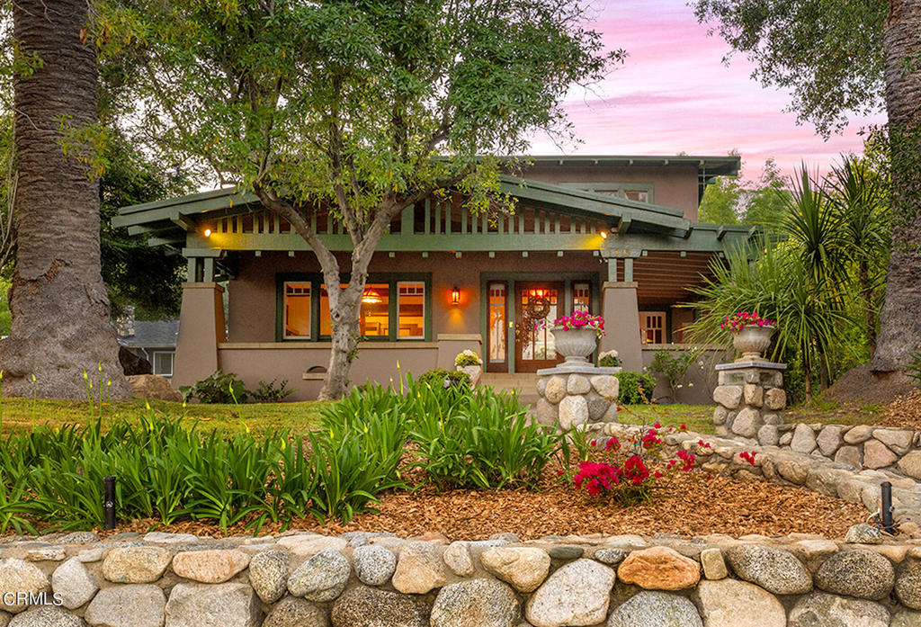 1125 E Mariposa Street