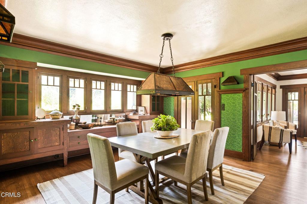 1125 E Mariposa Street