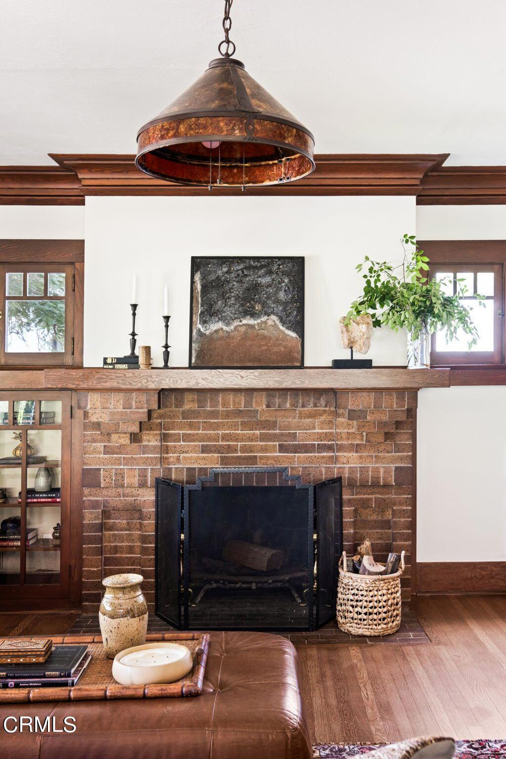 1125 E Mariposa Street