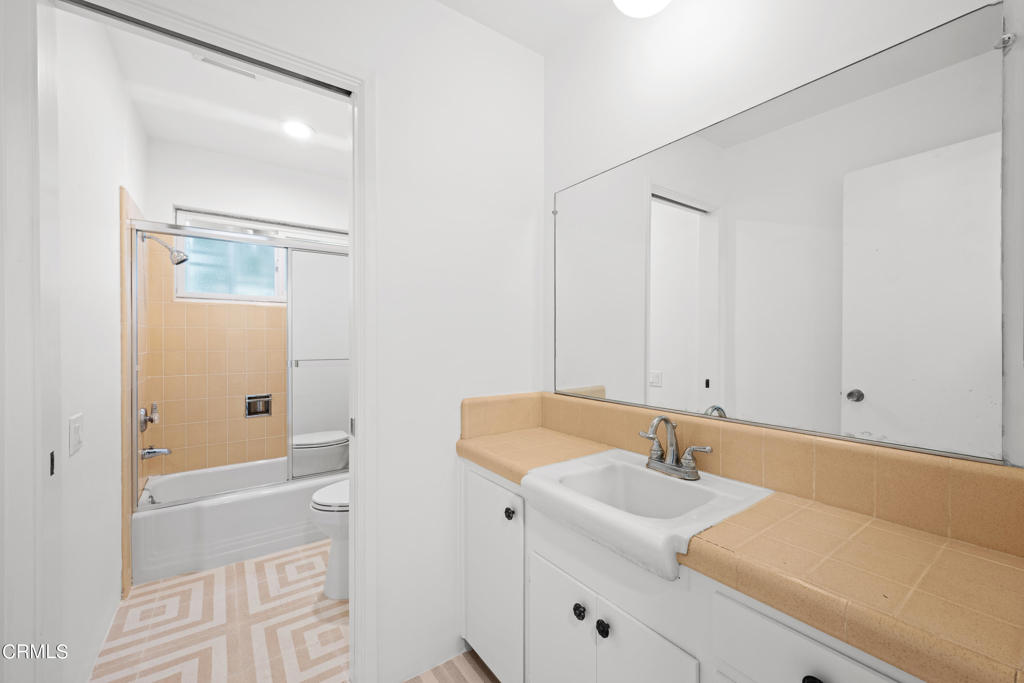 1520 Spruce Street 7