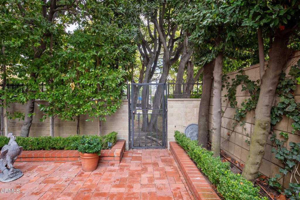 535 S Orange Grove Boulevard 2