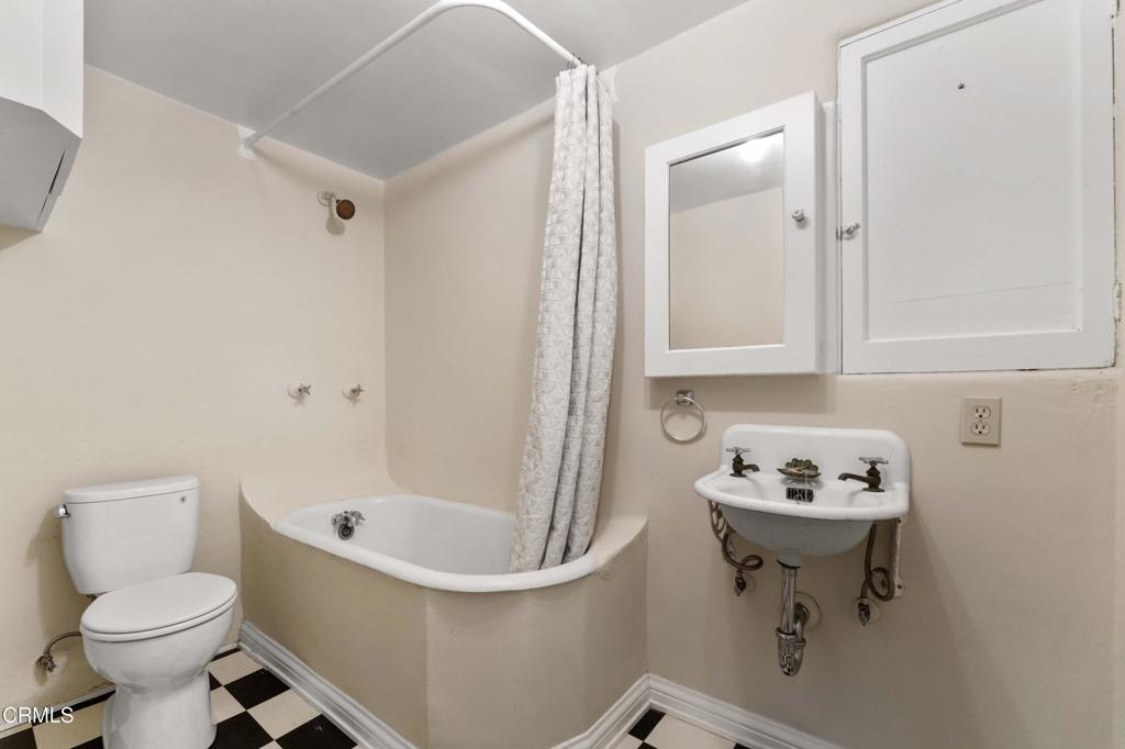 3864 E California Boulevard