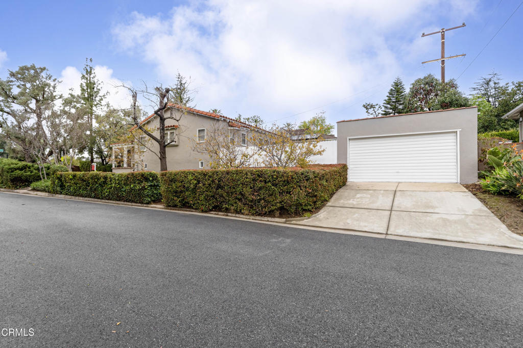 4602 Alta Canyada Road