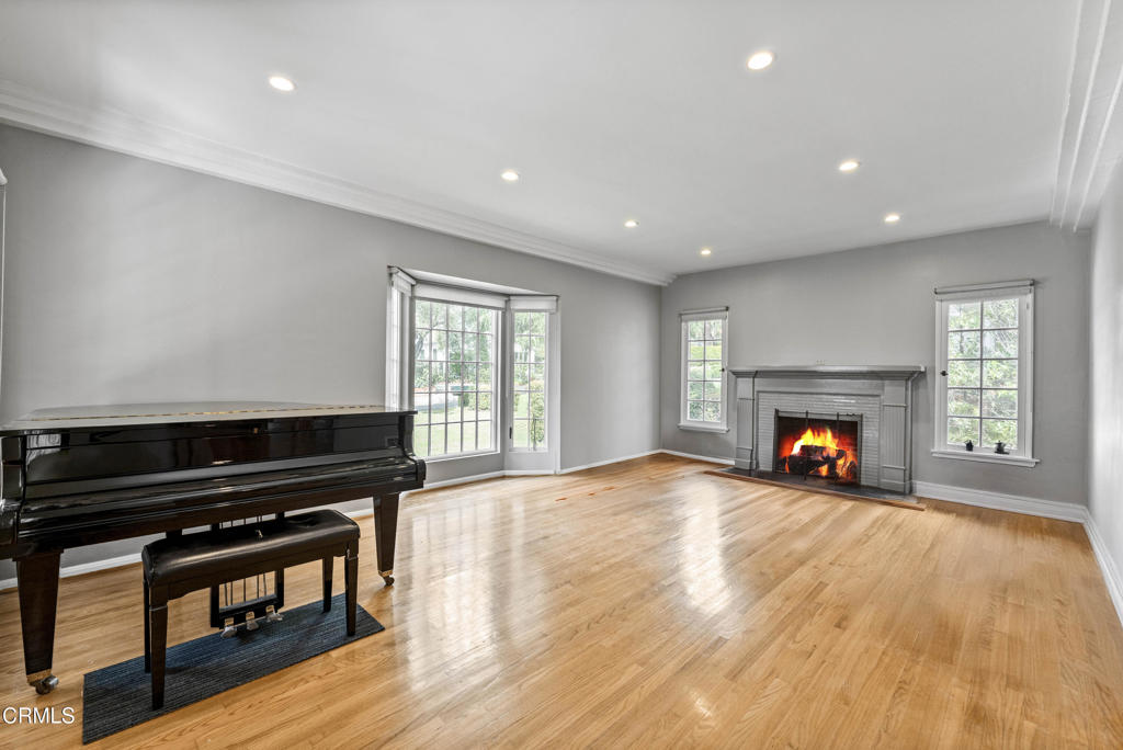 4602 Alta Canyada Road