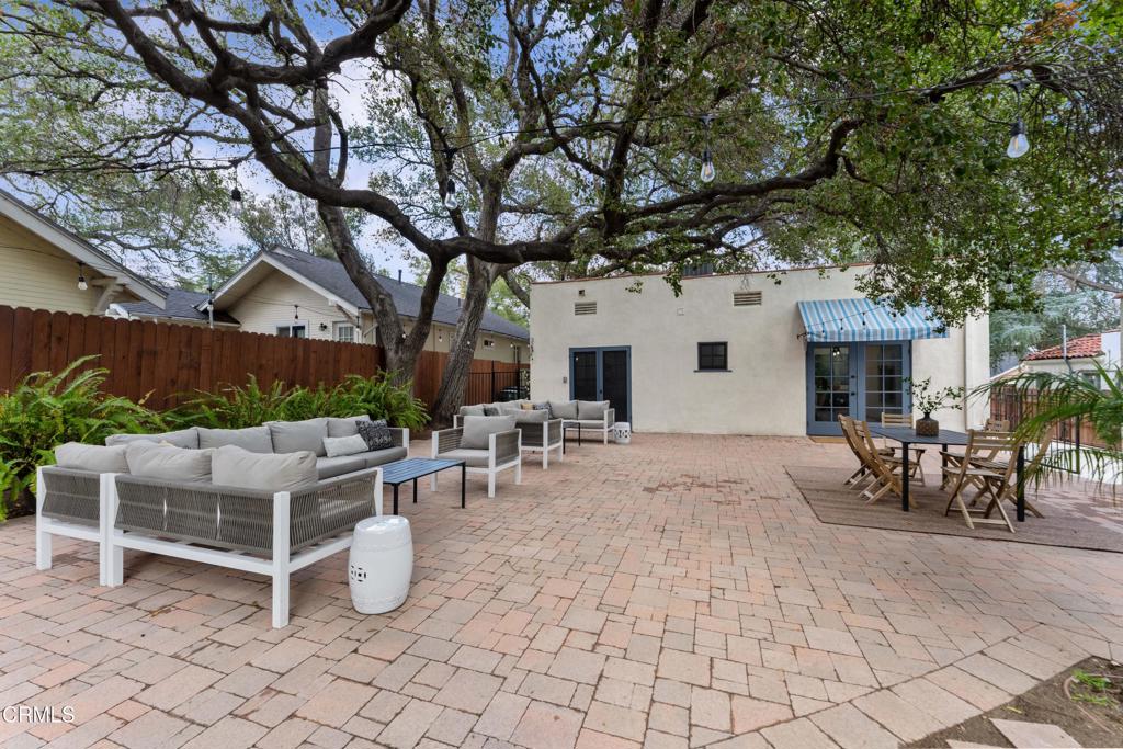 1575 N Holliston Avenue