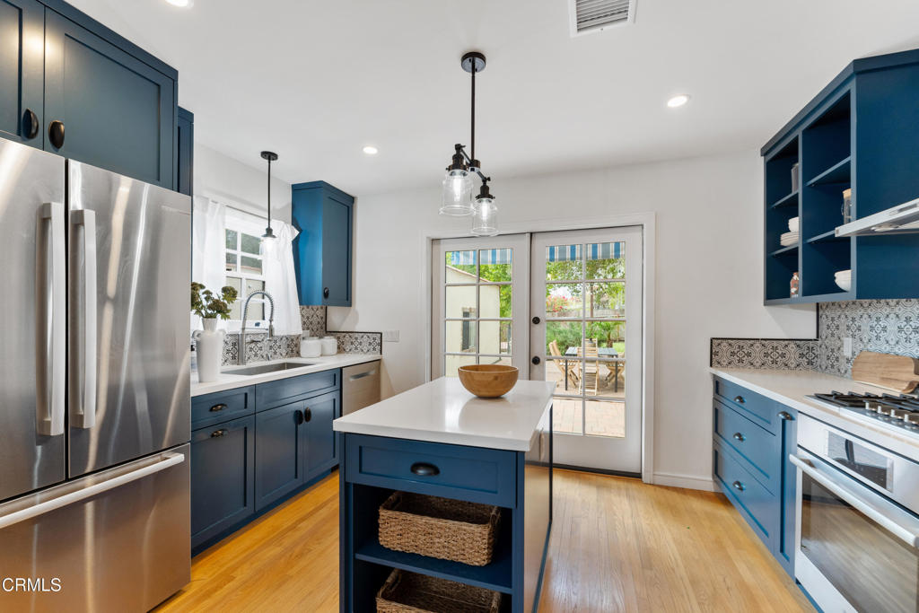 1575 N Holliston Avenue