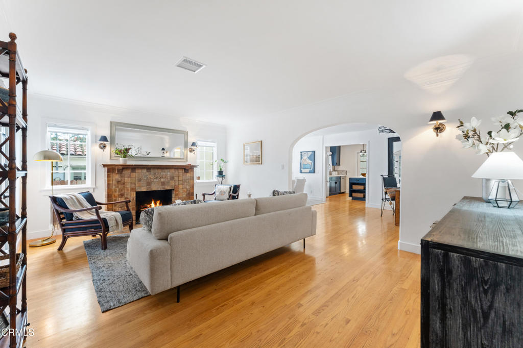 1575 N Holliston Avenue