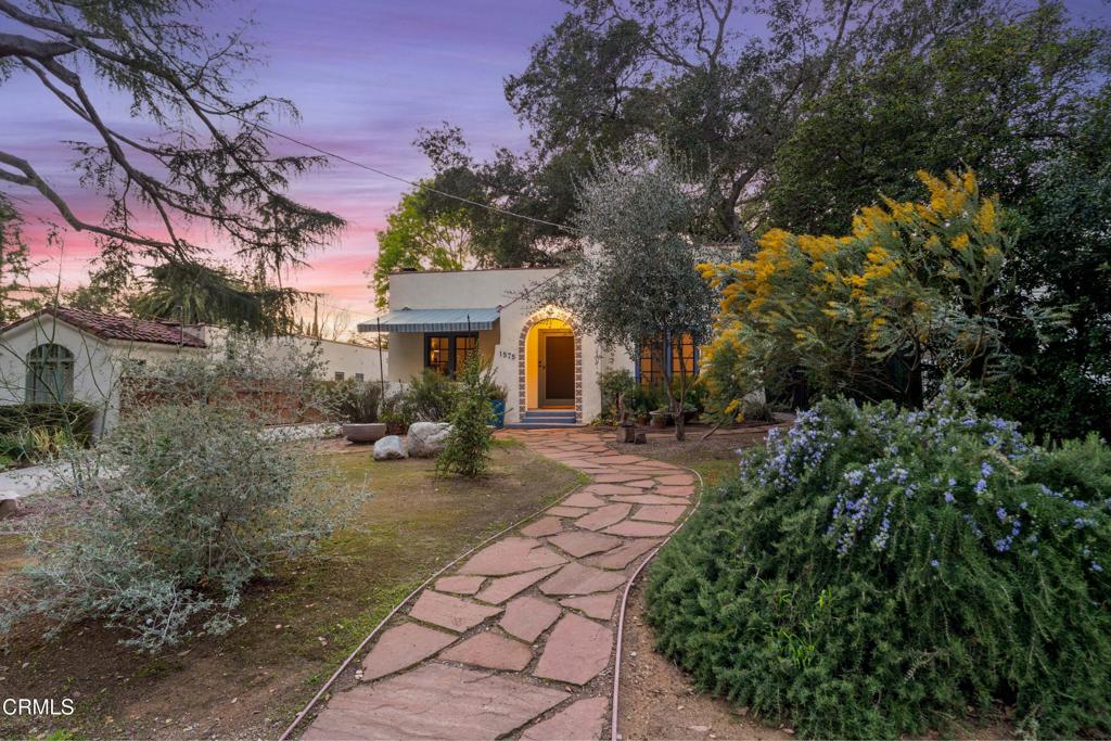 1575 N Holliston Avenue