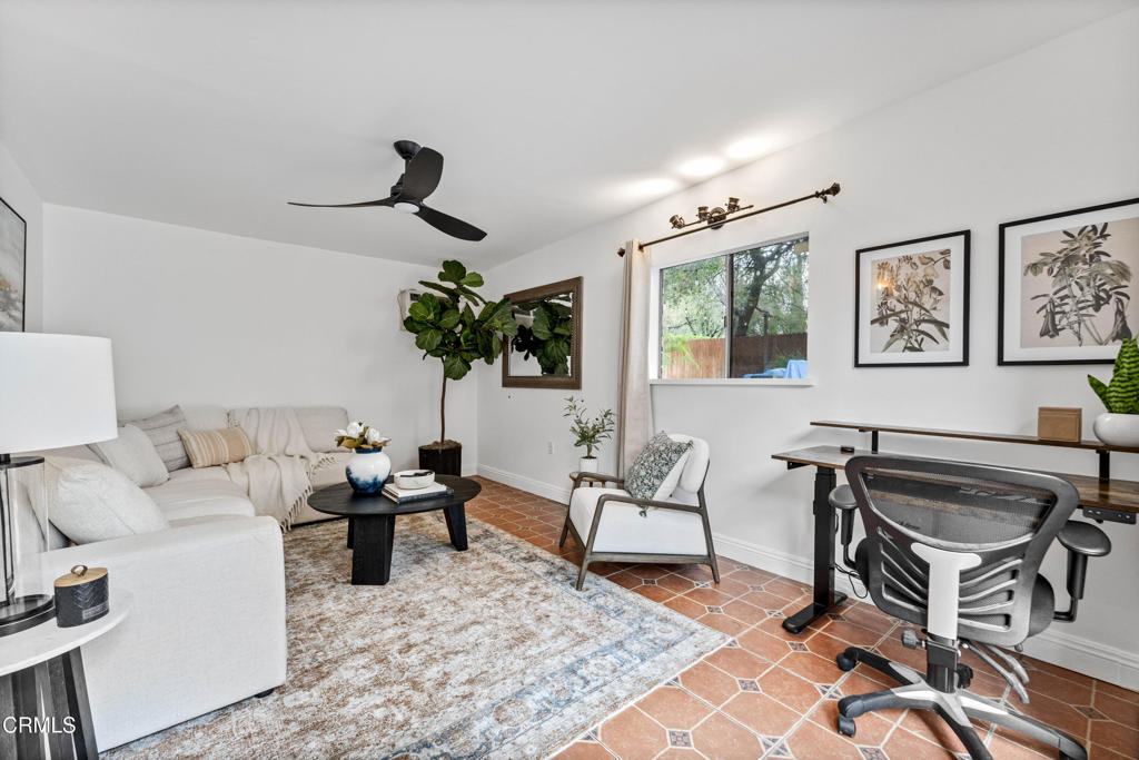 1575 N Holliston Avenue