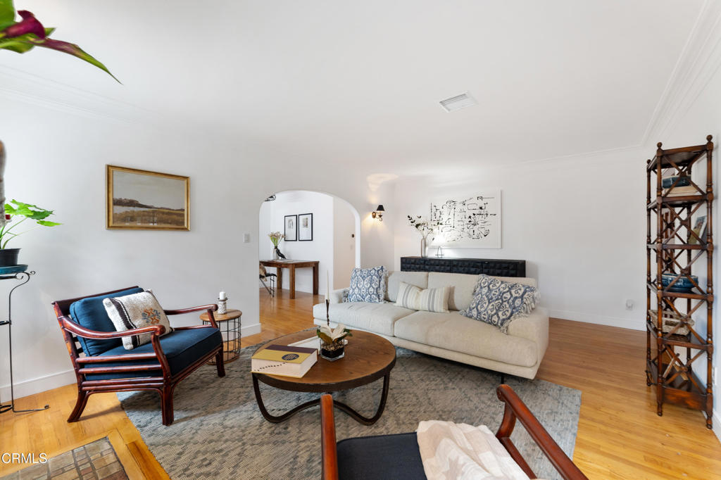 1575 N Holliston Avenue