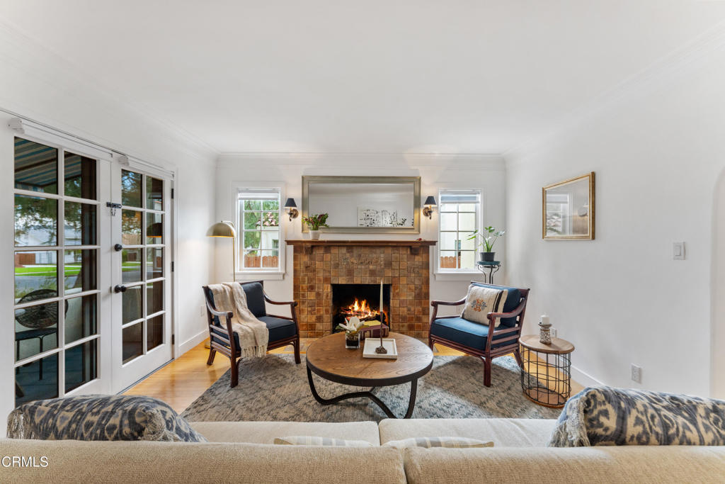 1575 N Holliston Avenue