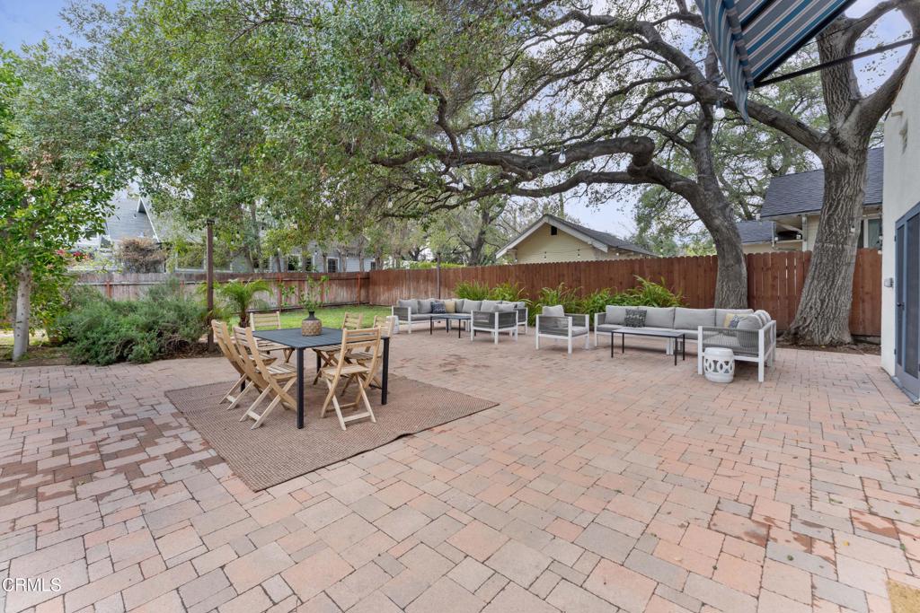 1575 N Holliston Avenue