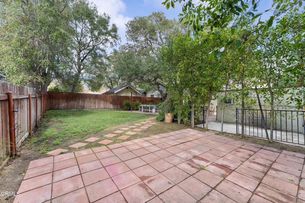 1575 N Holliston Avenue