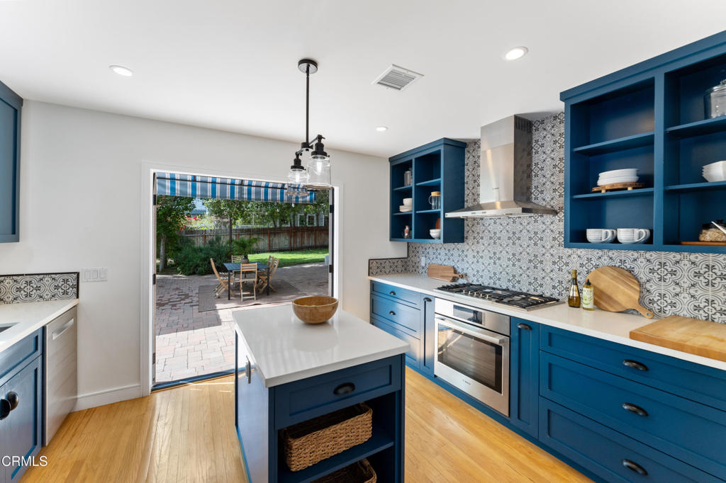 1575 N Holliston Avenue