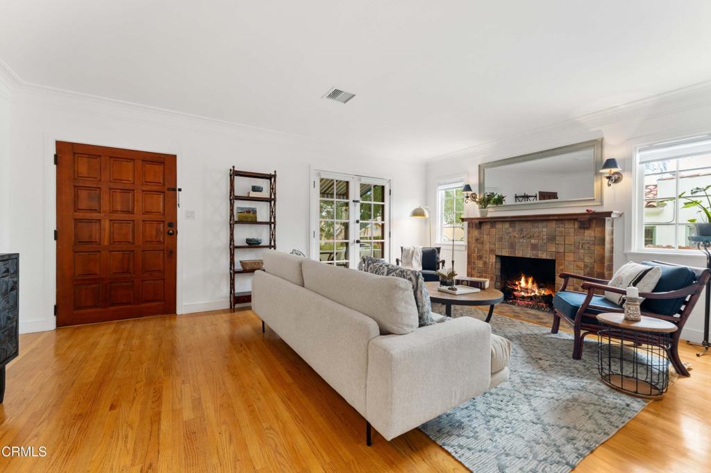 1575 N Holliston Avenue