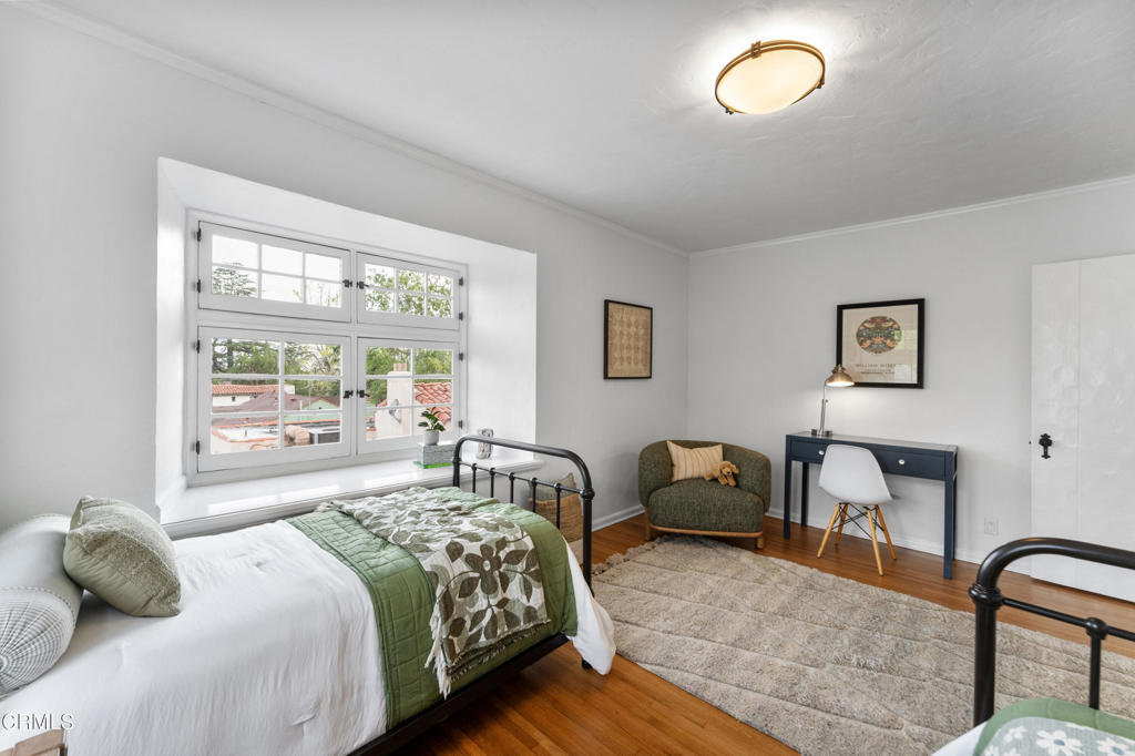 1300 N Holliston Avenue