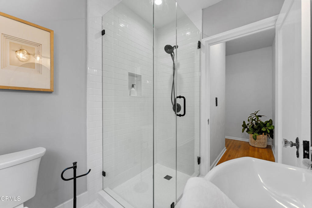 1300 N Holliston Avenue