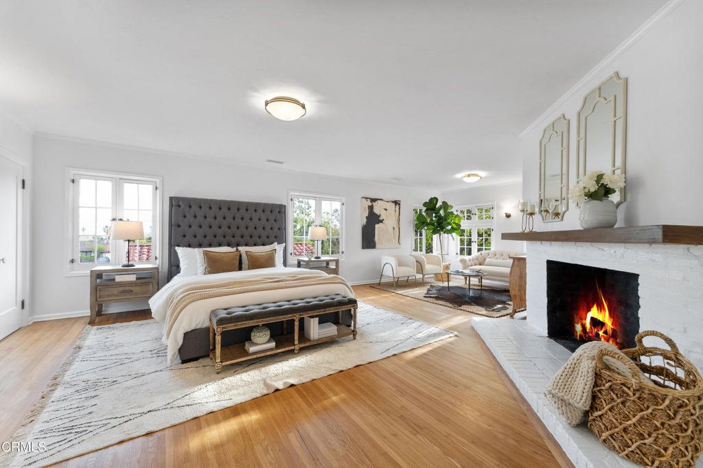 1300 N Holliston Avenue