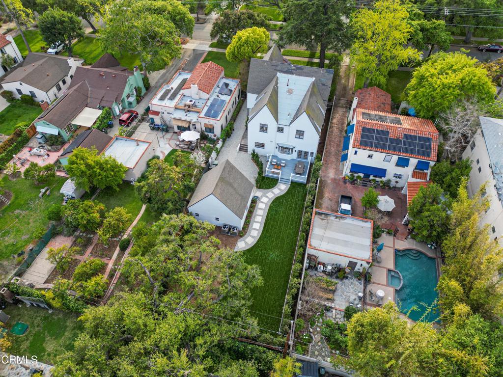 1300 N Holliston Avenue