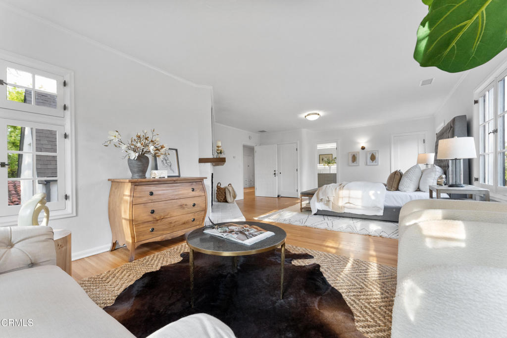 1300 N Holliston Avenue