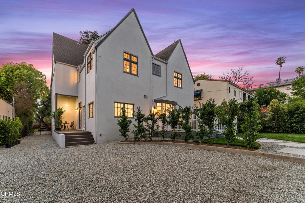 1300 N Holliston Avenue