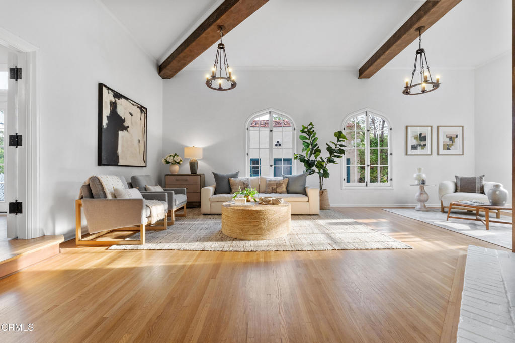 1300 N Holliston Avenue