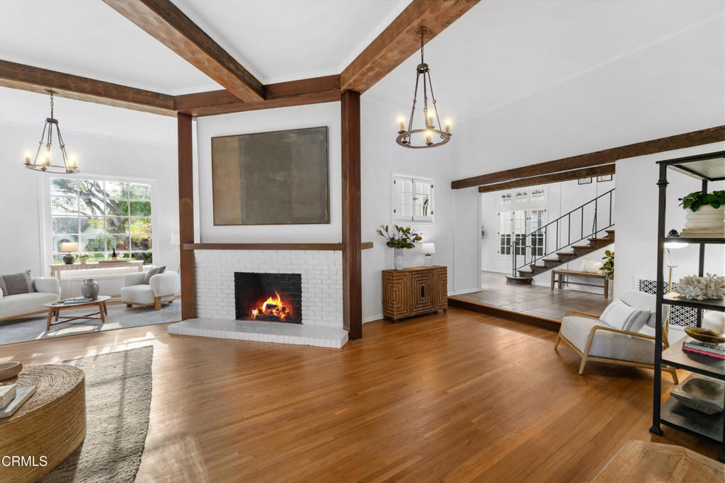 1300 N Holliston Avenue