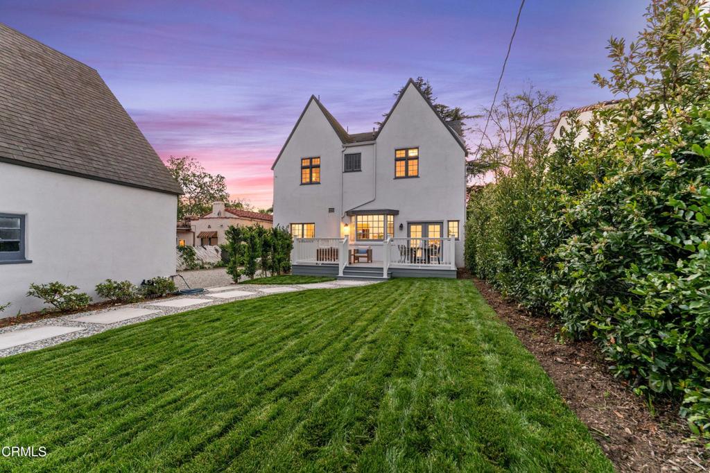 1300 N Holliston Avenue