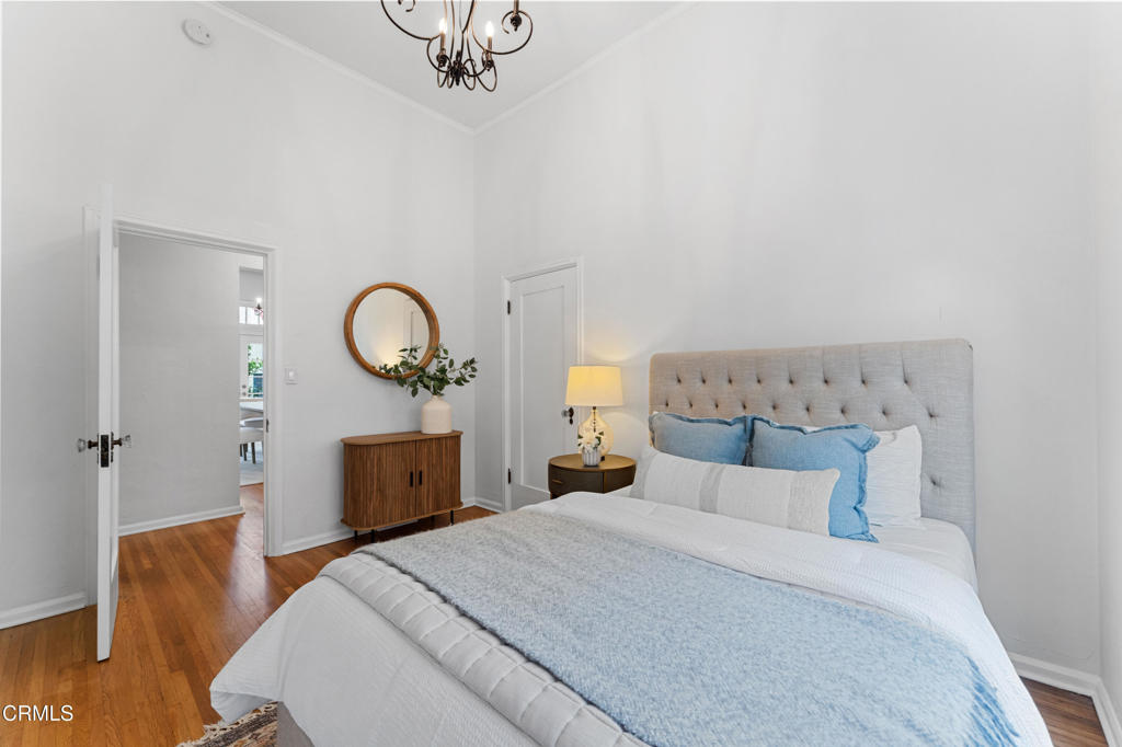 1300 N Holliston Avenue