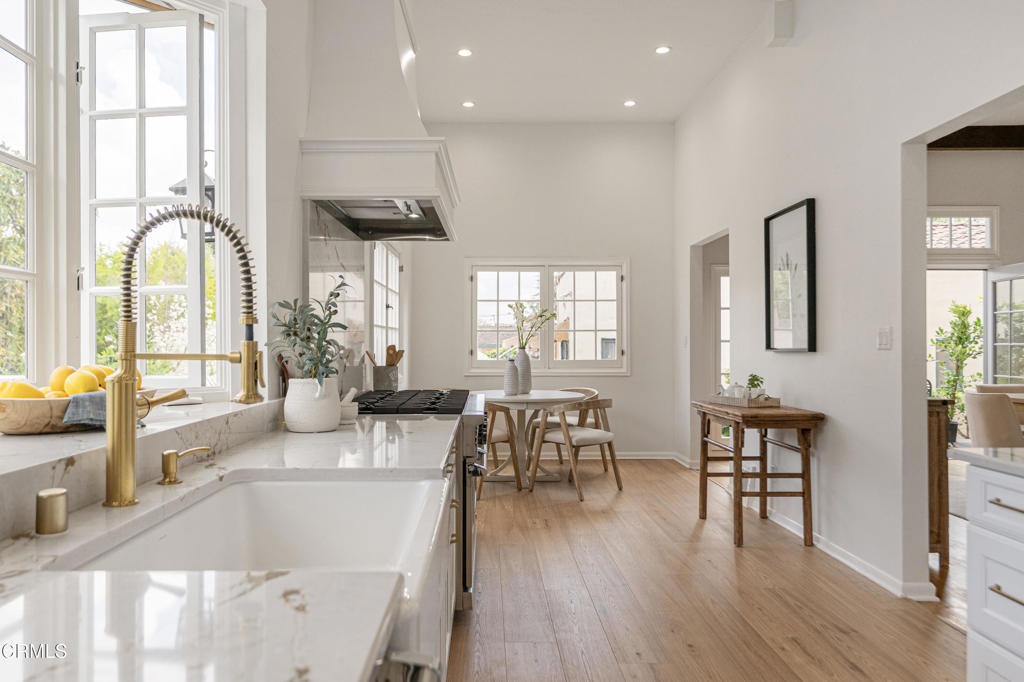 1300 N Holliston Avenue