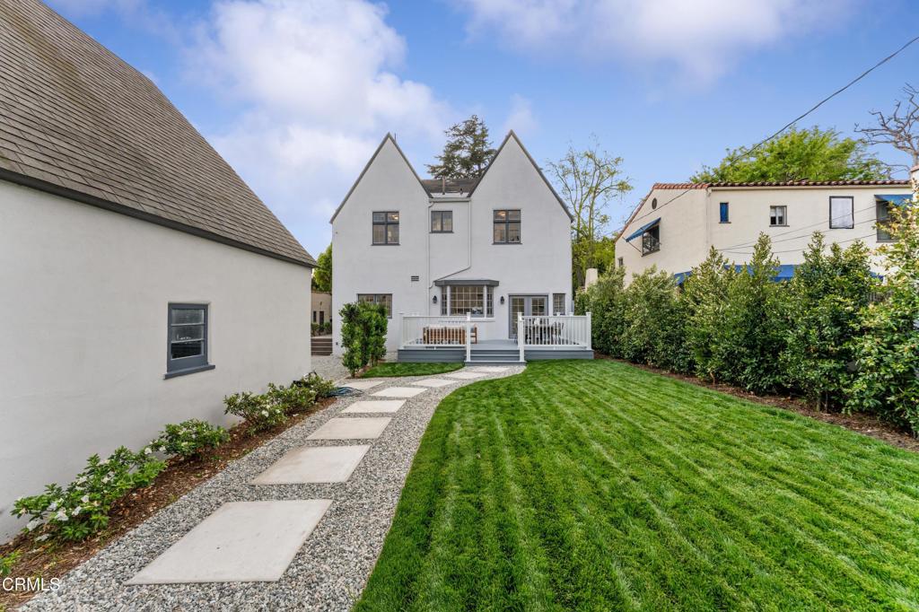 1300 N Holliston Avenue