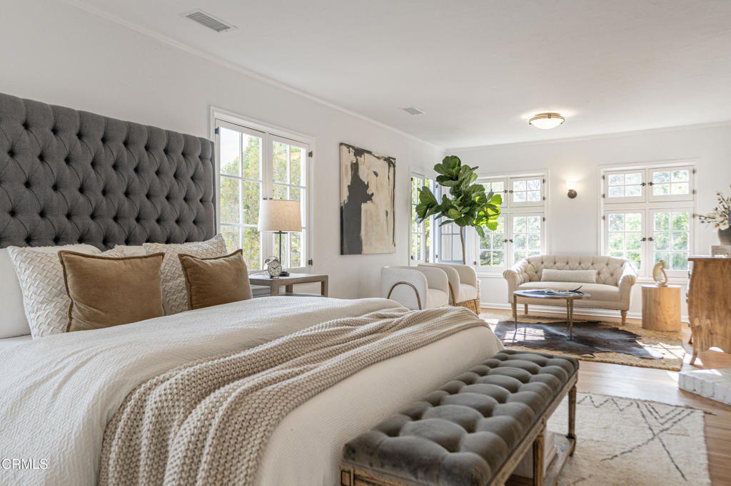 1300 N Holliston Avenue