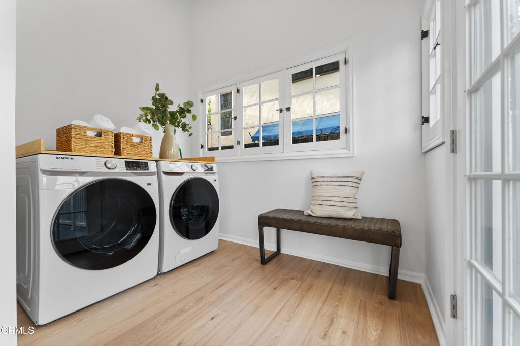 1300 N Holliston Avenue