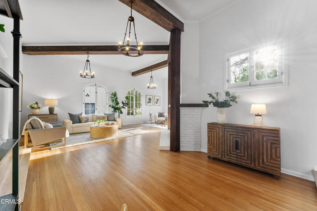 1300 N Holliston Avenue