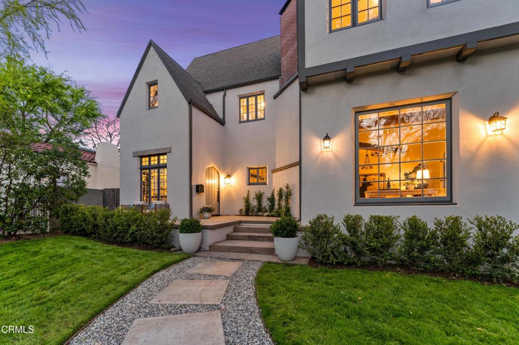 1300 N Holliston Avenue