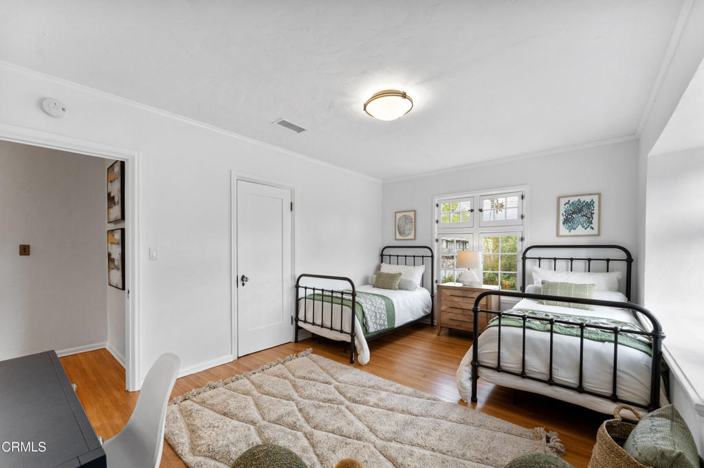 1300 N Holliston Avenue